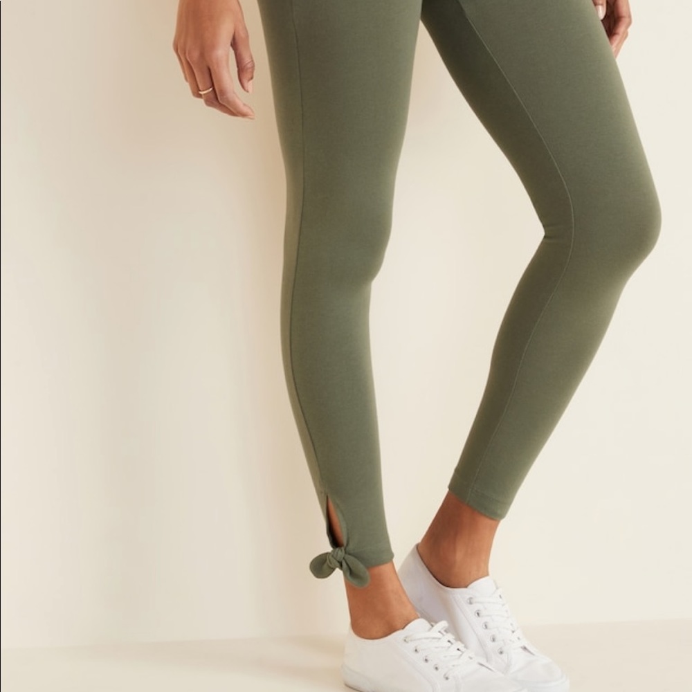 NWT Tie-Ankle Leggings